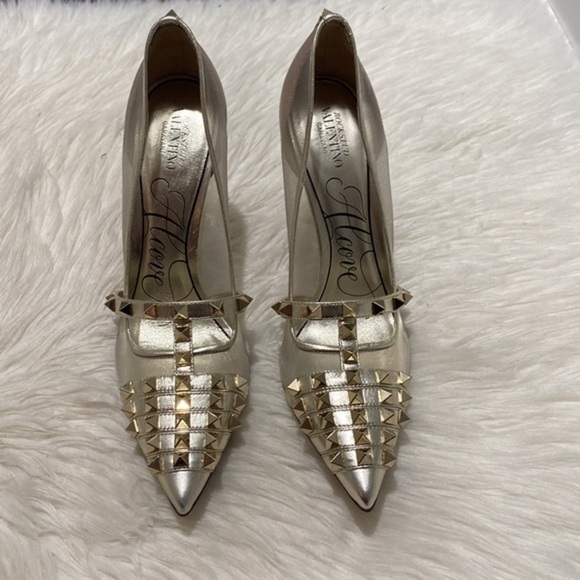 Valentino Garavani Rockstud Alcove pump size 37.5EU - Picture 12 of 14